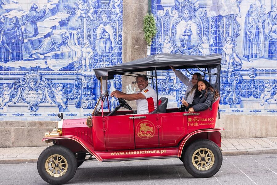 Tour Porto: Classic Car + A Toast with Port Wine - Serra do Pilar for Porto’s broadest view