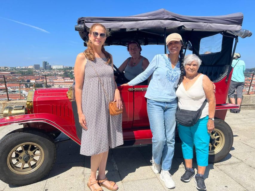 Tour Porto: Classic Car + A Toast with Port Wine - What the Port wine toast adds