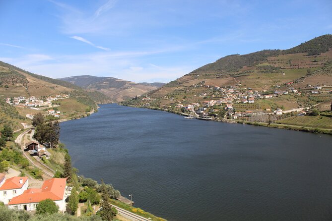 Tour the Douro wine region, and discover the fantastic landscape - Why this Douro outing feels different from a standard wine day