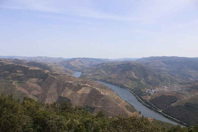 Tour the Douro wine region, and discover the fantastic landscape - What the strongest parts of the day offer