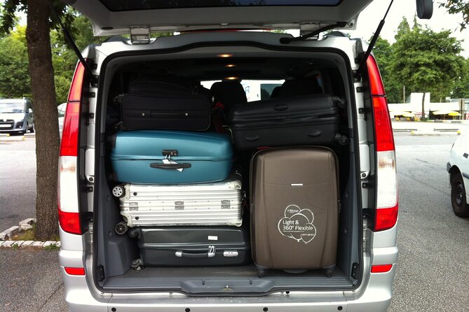 Transfer Tour Between Lisbon and Porto - A private Mercedes makes the long day easier