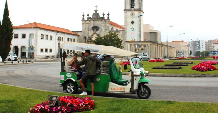 Tuk Tuk Tour in Aveiro - Republic Square and Aveiro’s Art Nouveau details