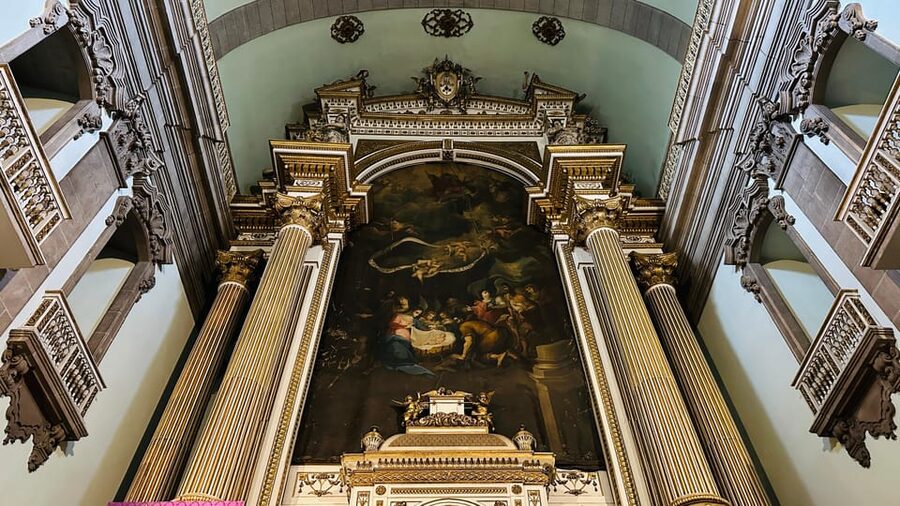Unveiled Secrets of Porto + Olive Oil Tasting - Trindade Church and Porto’s civic heart
