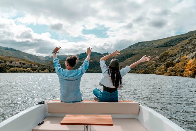 Valley of the Douro: Private Tour Electric Boat 1h With Wine Tasting - The value of $216.27 for a private group