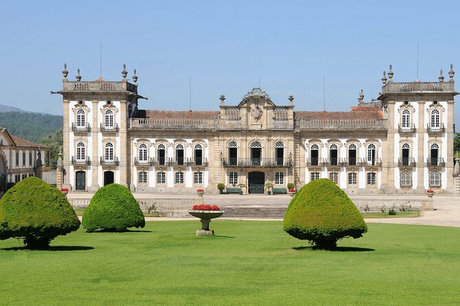 Vinho Verde Private Wine-Tour (All Inclusive) - Palácio da Brejoeira and the second tasting