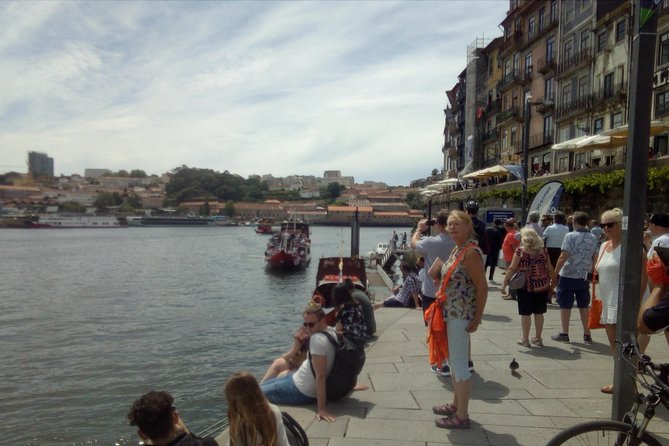 Walking & Hiking Through Porto - Porto Cathedral and the first city view