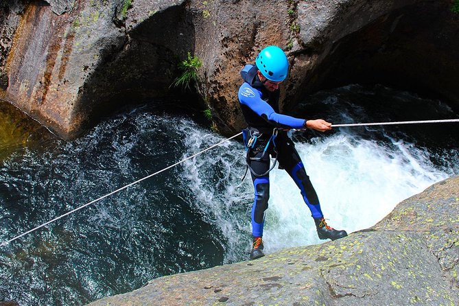 Water Canyoning - Guide instruction and group size