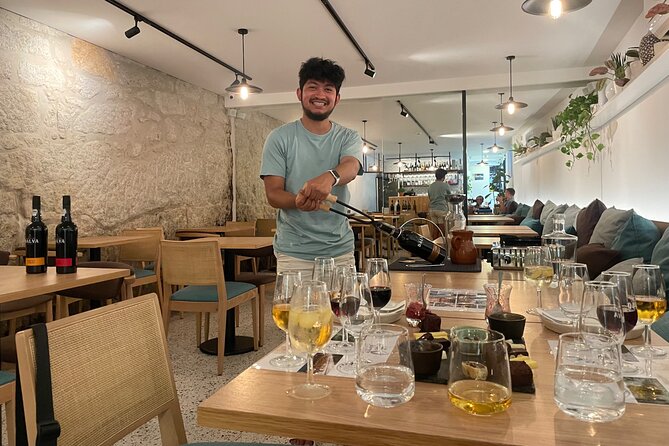 Wine tasting of 5 Port Wines with a Sommelier - A brisk one-hour plan at 3 p.m.