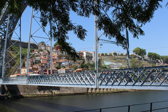 Wine Tasting with Tapas Walking Tour in Porto - Why this Porto wine walk works