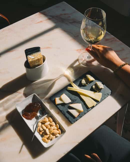 WOW Porto: The Wine School Workshops and Tastings - How to Taste Wine, without the fuss