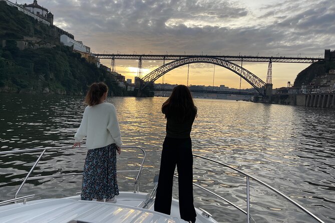 Yacht Cruise Excursion to 6 Bridges on the Douro - The 10-minute stop at Ribeira and Gaia